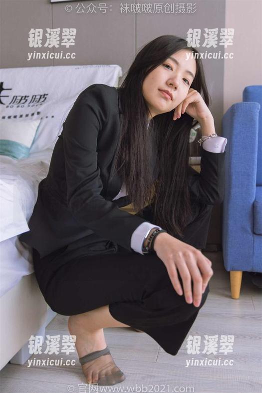 BoBoSocks袜啵啵-周周 BoBoSocks袜啵啵 - 在线发掘!周周运动鞋下的美图密码,难以言喻