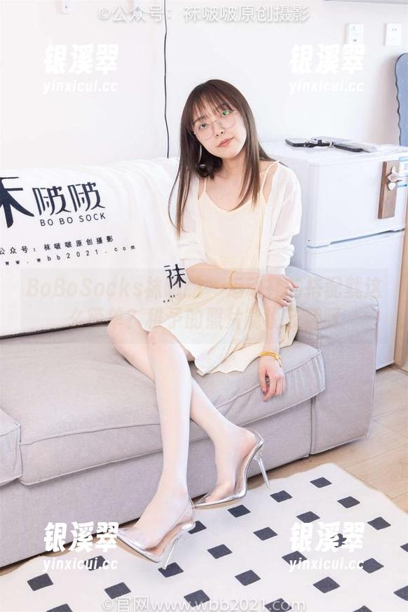 BoBoSocks袜啵啵 - 运动鞋的搭配就这么简单？稚予的照片能说反话呀