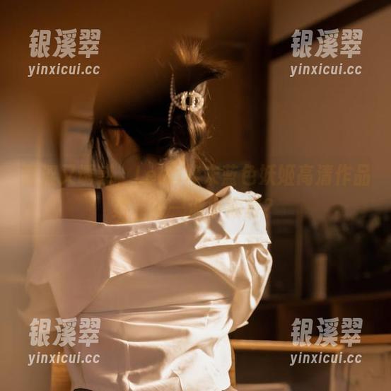 Leah梓未 青涩又诱惑,Leah梓未蓝色妖姬高清作品集,来一波小期待?