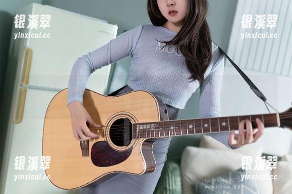 Natsuko夏夏子 Natsuko夏夏子的豹纹,无圣光的调调,让我想到了某款咖啡——苦涩却又过瘾。