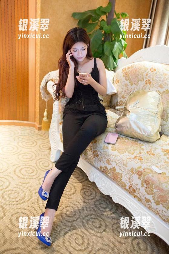TuiGirl推女郎 - 写真的魅力：李丽莎的美脚，有一种让人难以言喻的吸引！