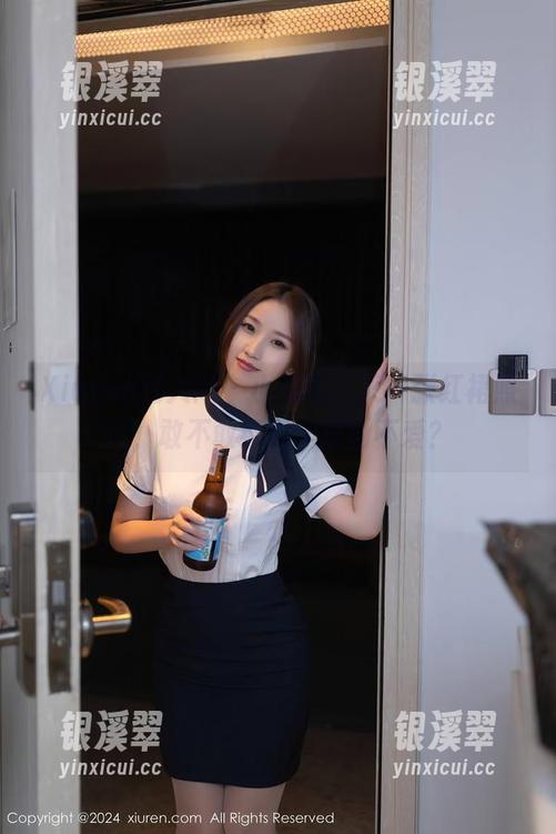 Xiuren秀人网-小逗逗 Xiuren秀人网 - 小逗逗,又一张红裙照片,敢不敢给我个理由不爱?