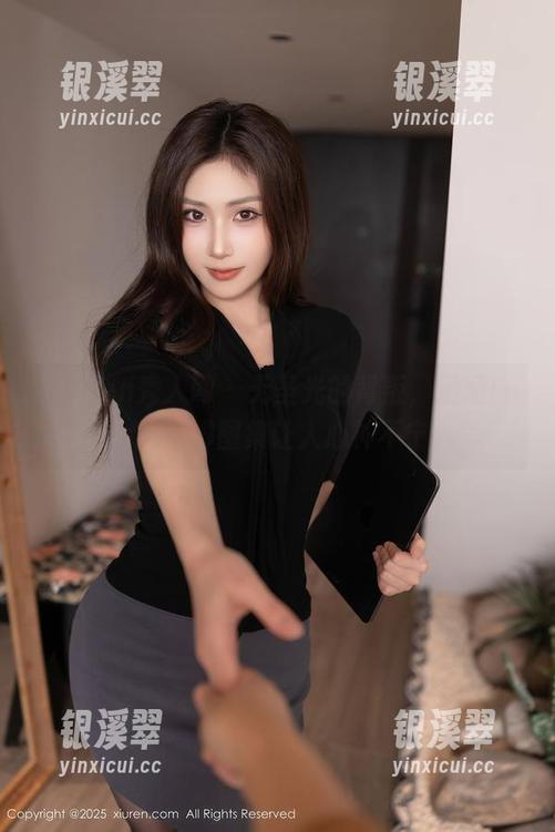 Xiuren秀人网-涵涵Luna Xiuren秀人网 - 无圣光的背叛,涵涵Luna的美脚图集让人心神不宁。