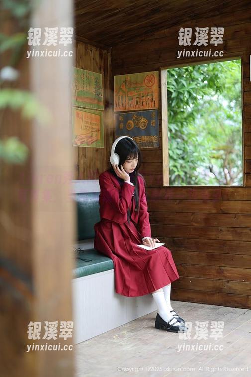 Xiuren秀人网-王馨瑶Yanni Xiuren秀人网 - 王馨瑶Yanni的兔女郎写真集:当你发现自己也想养一只兔子!