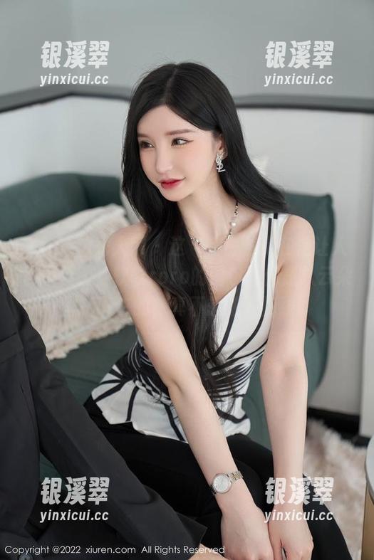 Xiuren秀人网 - 这“纯白”实在是让人目不转睛，软软roro的图包就像是从云朵里掉下来的，真不想放下视线。