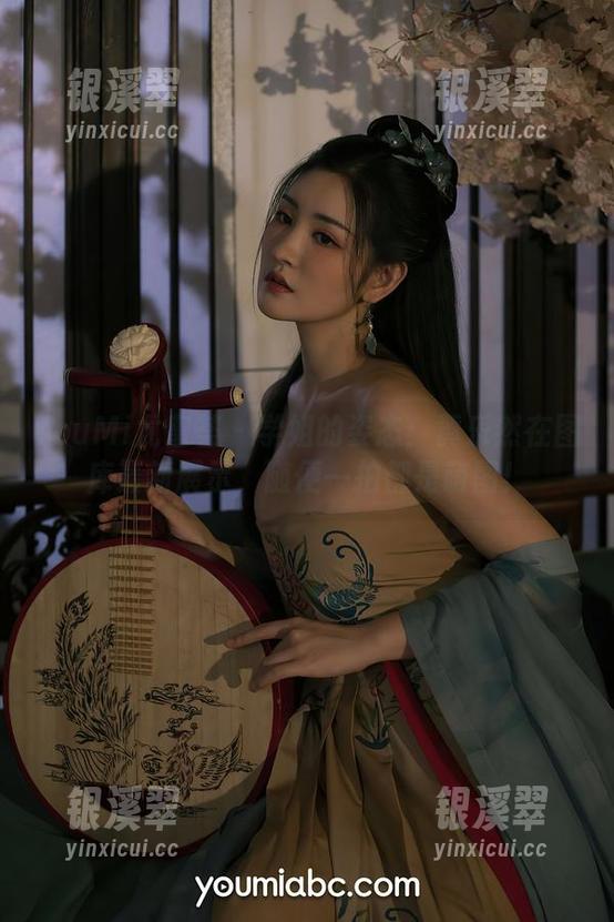 YouMi尤蜜荟 - 学姐的姿态：黄乐然在图库最新展示，随便一拍都是萌图！