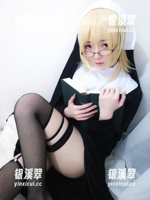 一小央泽 把职场一角cos成魔幻,一小央泽与助理姐姐的图集来啦!
