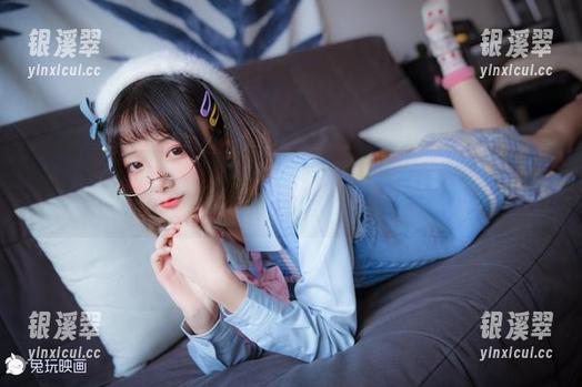 兔玩映画的这片灰色天空，下载起来是不要钱的，适合那种喜欢淡淡忧伤的你。