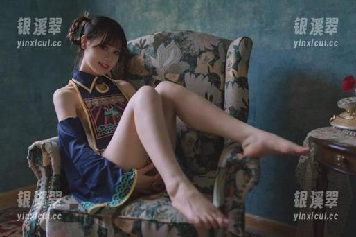 千反田鹿子 千反田鹿子用白衬衫cos让秋冬变得温柔,但我还是想说,能多来几套图吗?