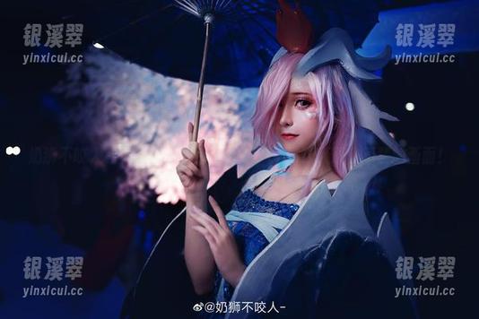 奶狮不咬人 奶狮不咬人和玉藻前在图库中共舞,一场让人忍俊不禁的画面!