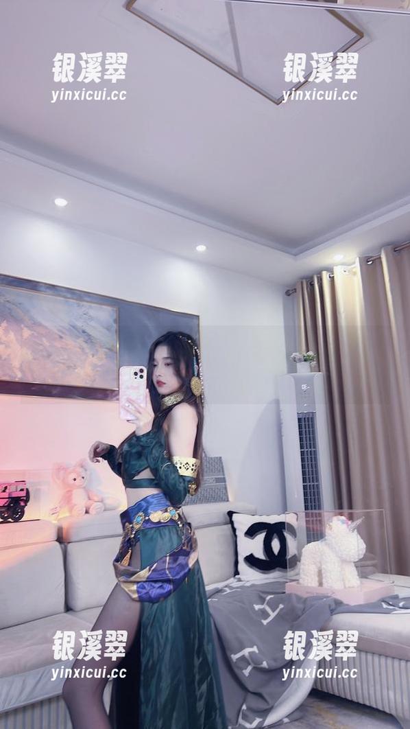 小小奶瓶儿 在小小奶瓶儿图包里,白色蕾丝比奶瓶我都不敢靠近——太诱人了!