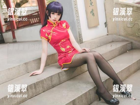 雾霭重重的轻纱幔帐，巧克力小圆面包的图集分享，带你架空现实。
