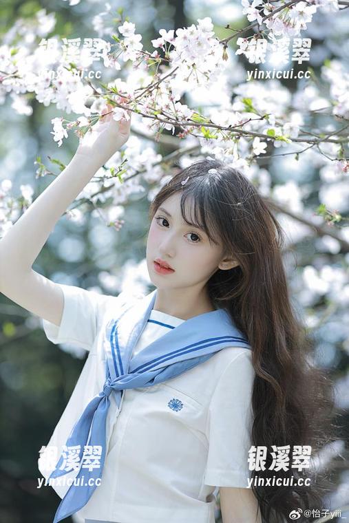 怡子yiii 艾,怡子yiii的新图包!这可是最新的冰公主版本,真不知她是从哪儿找的冰块…?