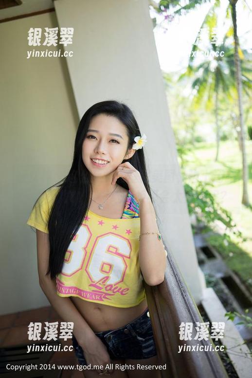 推女神-颖莹儿YY 推女神 - 这么美的比基尼美图,边上还站着颖莹儿YY,壁纸想换不会太大方呢?