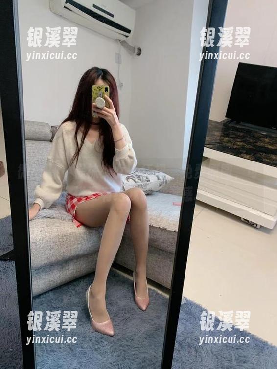 提袜少女 微密圈 - 提袜少女,红裙,免费原图,可惜没有给我带来灵感...