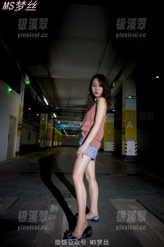 梦丝女神-乔儿 梦丝女神 - 当高跟遇上乔儿:最新图册的奇妙蹦跳!