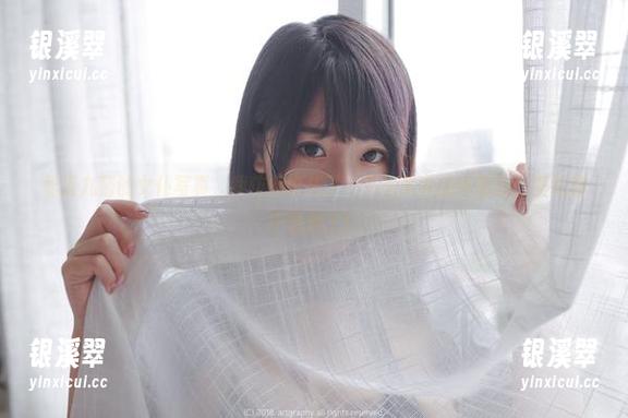 猫九酱 看猫九酱的女仆写真,我仿佛也成了一只被喂养的小动物,壁纸都不想换了!