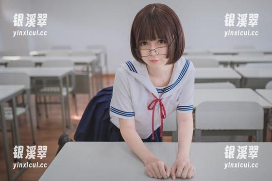 白金Saki 今天白金Saki在线了——他的作品《五更琉璃-旗袍》让我意识到,旗袍不止是衣服,还有魔力。