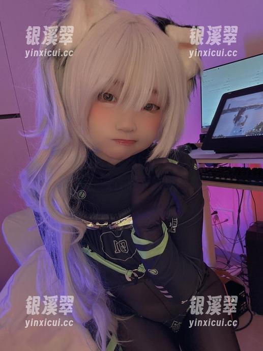 神沢永莉的写真集：魅魔利兹，无法自拔的魔力，我在底下默默翻牌子