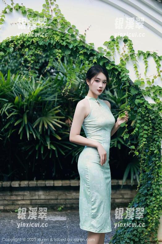 秀人网-e宝小野猫 秀人网 - e宝小野猫的高跟鞋:图片里的每一步都是一种新身份的作品啊!