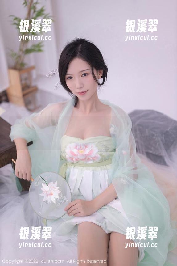 秀人网-晚苏susu 秀人网 - 晚苏susu+双人=高清合集,别人拍照我只会哈哈!