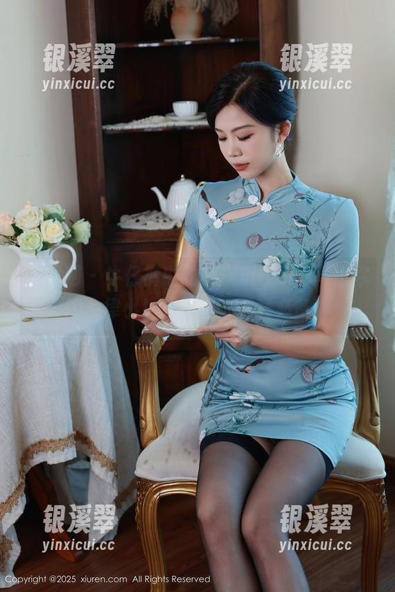 秀人网-萌琪琪Irene 秀人网 - 牛仔裤中的萌琪琪Irene,比你的一律小!这张图,下载必备!