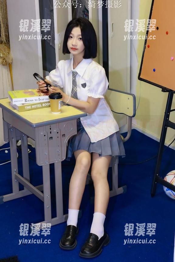 绮梦摄影-宪怡 绮梦摄影 - 宪怡的修女身份:原图揭示的可爱与叛逆并存