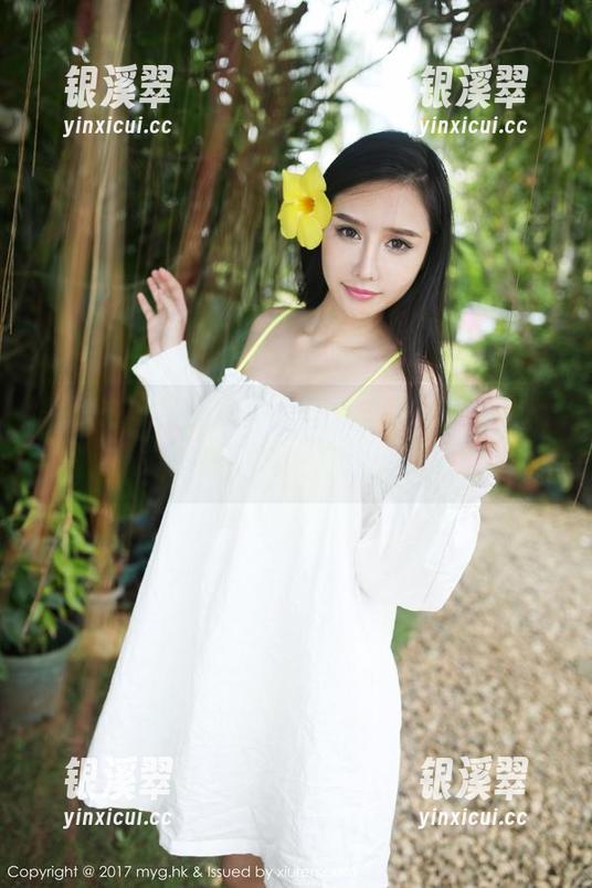 美媛馆-杨晓青儿 美媛馆 - 最新写真:差点忘了,女仆也可以玩转华丽,杨晓青儿美到不行!
