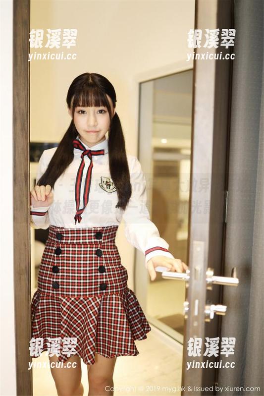 美媛馆 - 王馨瑶yanni写真大放异彩，这体操服更像是一道撩拨的光影