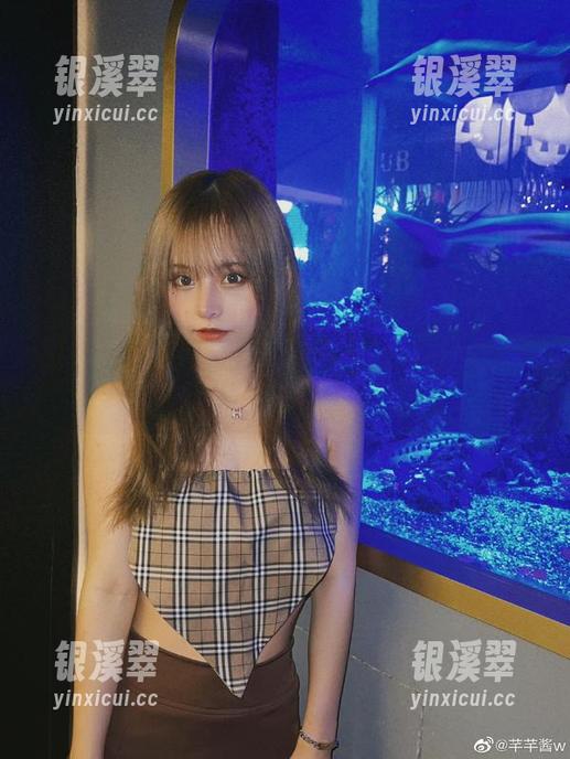 芊芊酱w 图集:芊芊酱w和她的睡衣,有种随意又让你想多的气息