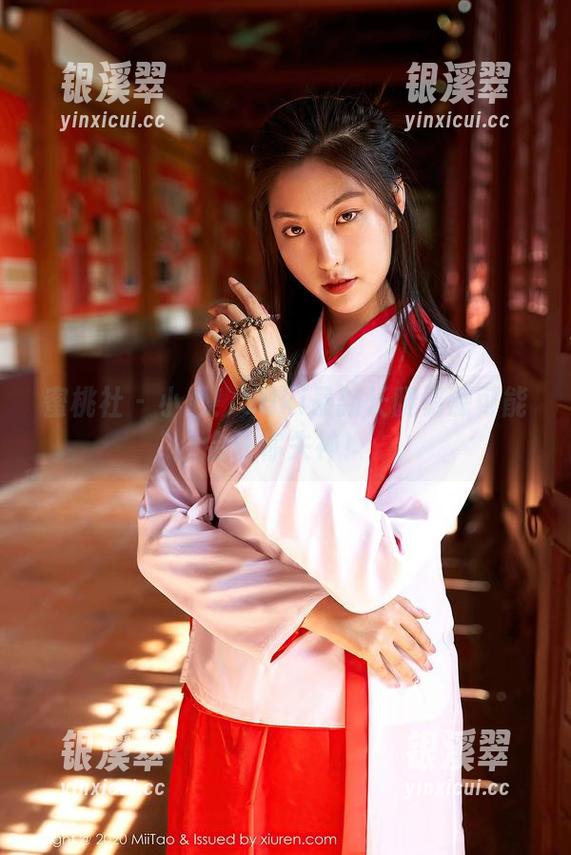 蜜桃社-Suki 蜜桃社 - 小心!Suki最新长腿资源可能会让你失神!