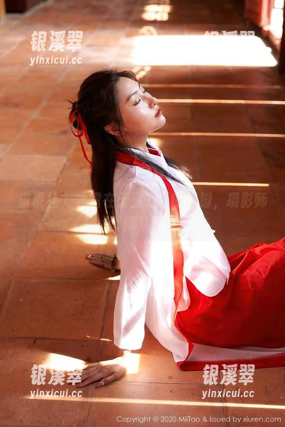 蜜桃社-冰露 蜜桃社 - 冰露在无圣光下的美脚,摄影师都惊呆了!