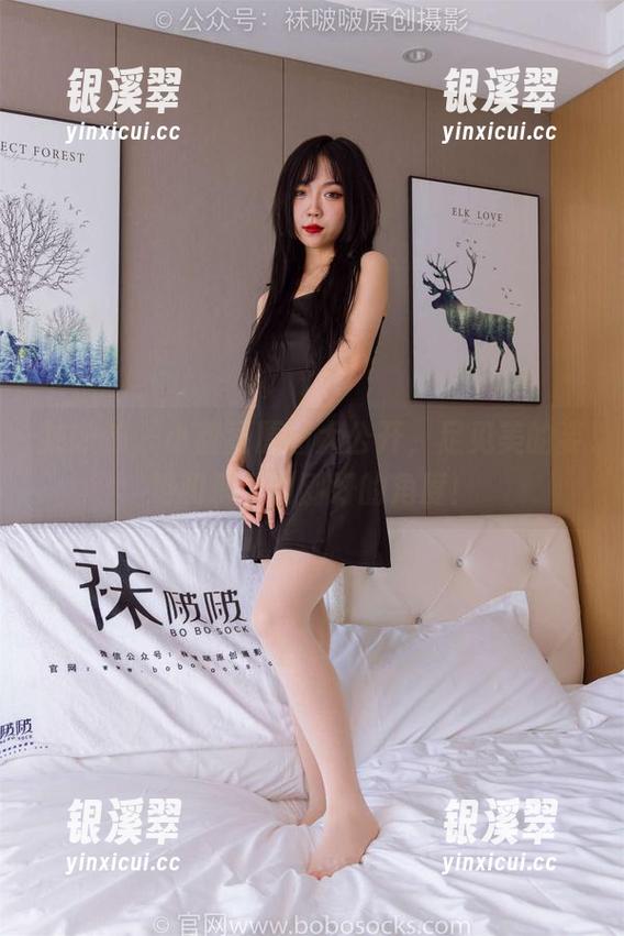 袜啵啵 - 小甜豆原图大公开，足见美的姿势和那个刚刚好的角度！