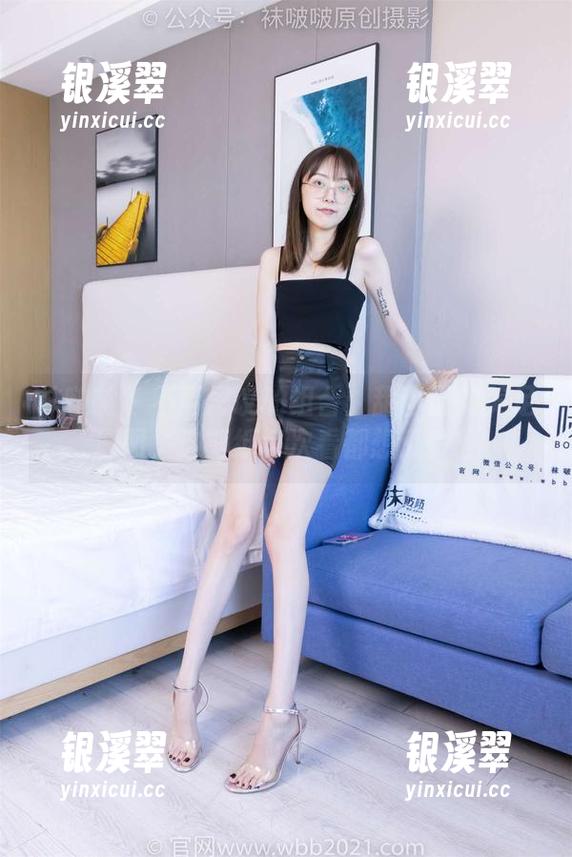 袜啵啵-甜甜圈 袜啵啵 - 不可思议的组合:甜甜圈的美足原图,这壁纸每次看都想点赞。