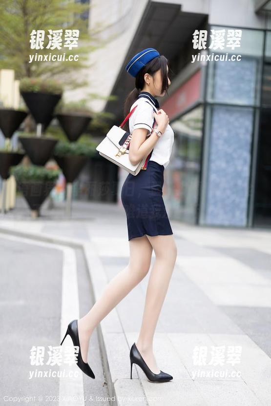 语画界-李丽莎 语画界 - 李丽莎夏日,最新资源和我完全不在一个频道,难道我没有话语权?