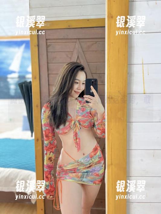 微密圈 - 免费套图：铁锤姐姐这姿势，敢不敢复制？