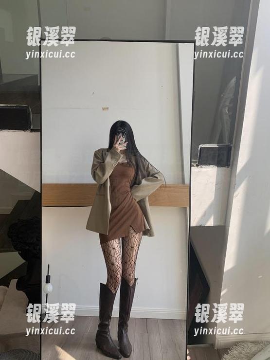 陈佩奇 微密圈 - 当连体油亮肉丝遇上豹纹内内,画风侧滑?陈佩奇高清图包带你看不一样的火花。