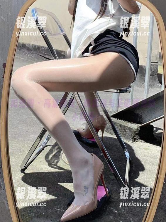 陈佩奇 微密圈 - 高清调皮,陈佩奇与圣诞服里的小猪头