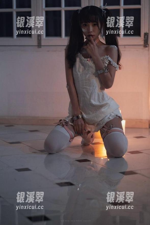陈妮妮UNI 微密圈 - 独特字体?不,鸢尾花紧密相连的内衣,还是在线看“陈妮妮UNI”最诱人。