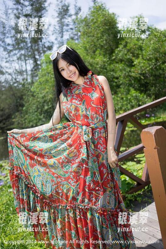 青豆客-陈嘉嘉Tiffany 青豆客 - 陈嘉嘉Tiffany的“女友”,她的高清写真不仅止于美,更让我捉摸不透
