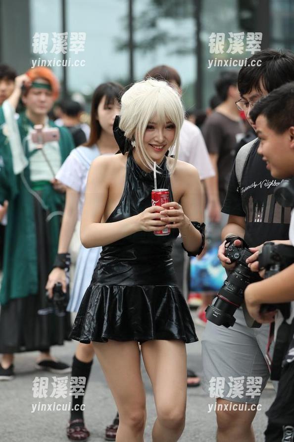 魔镜街拍 魔镜街拍:背影放大招,私房原图不怕挑剔的眼光